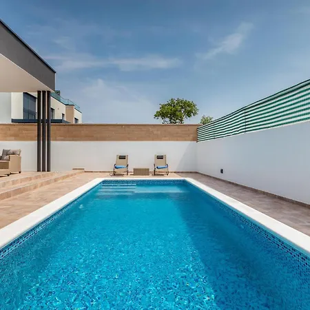 Amazing In With Wifi Holiday home